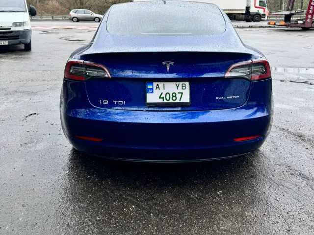 Tesla Model 3 - фото 4