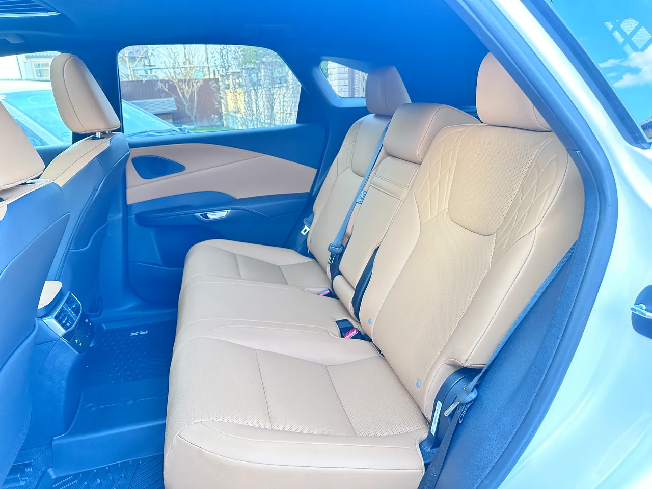 Lexus RX - фото 21