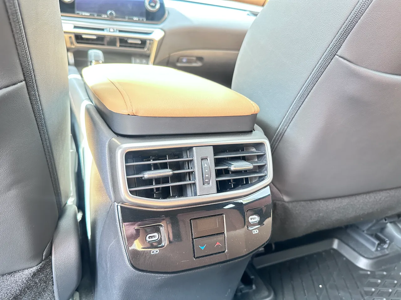 Lexus RX - фото 24