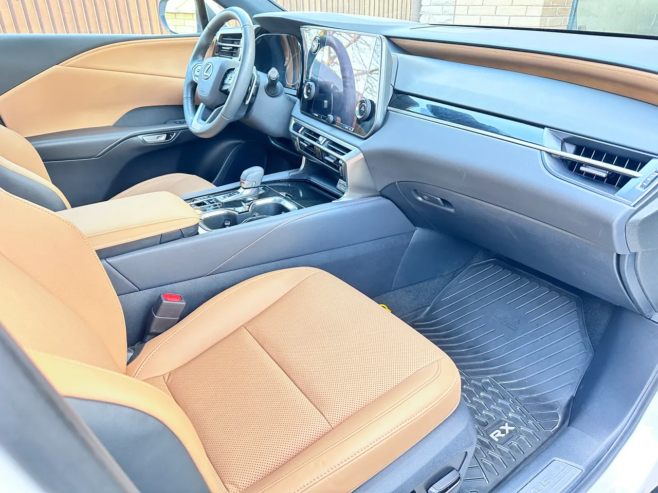 Lexus RX - фото 19