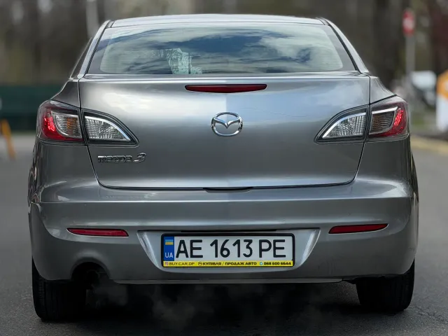 Mazda 3 - фото 4