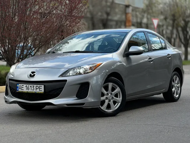 Mazda 3 - фото 1