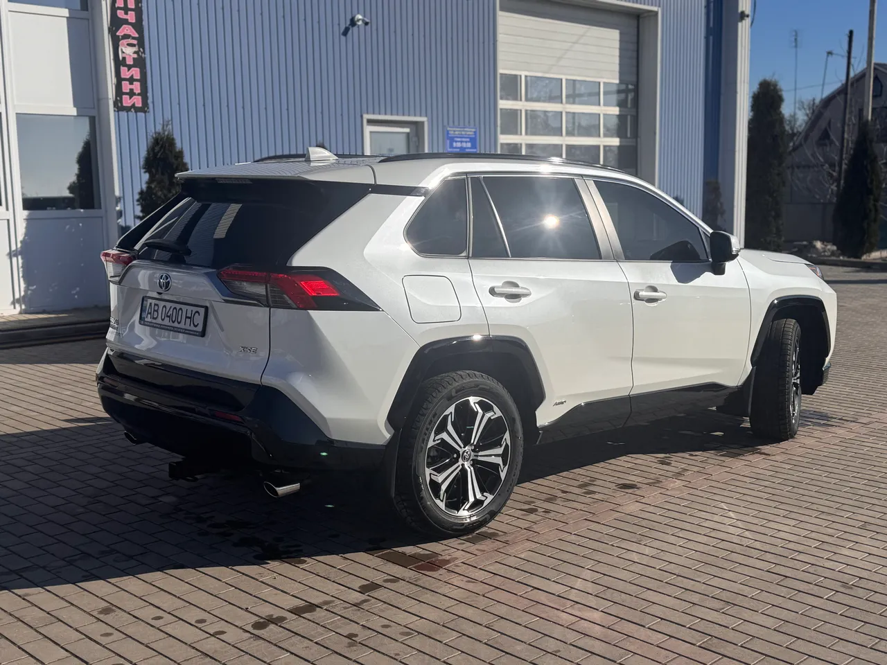 Toyota RAV4 - фото 7