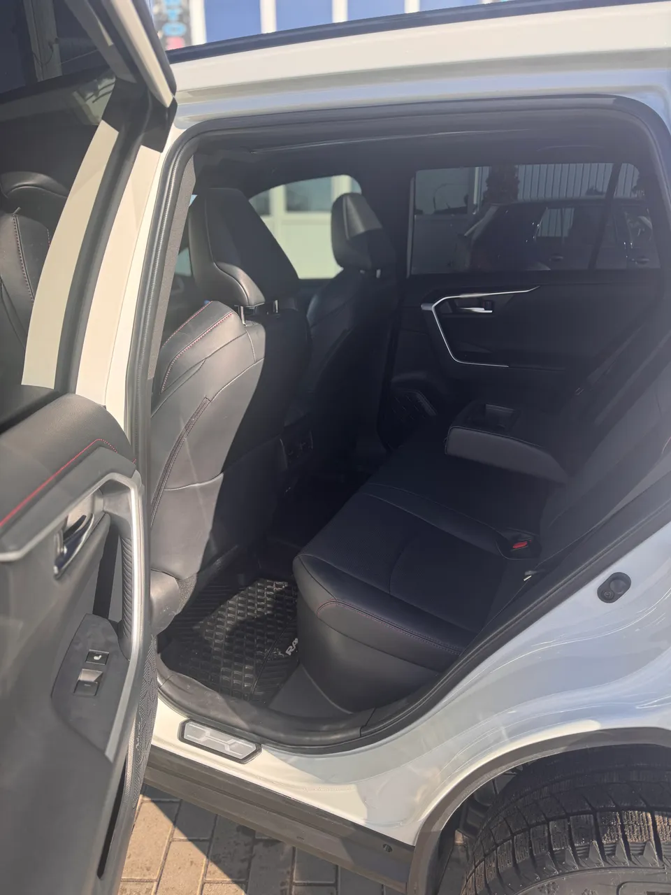 Toyota RAV4 - фото 10