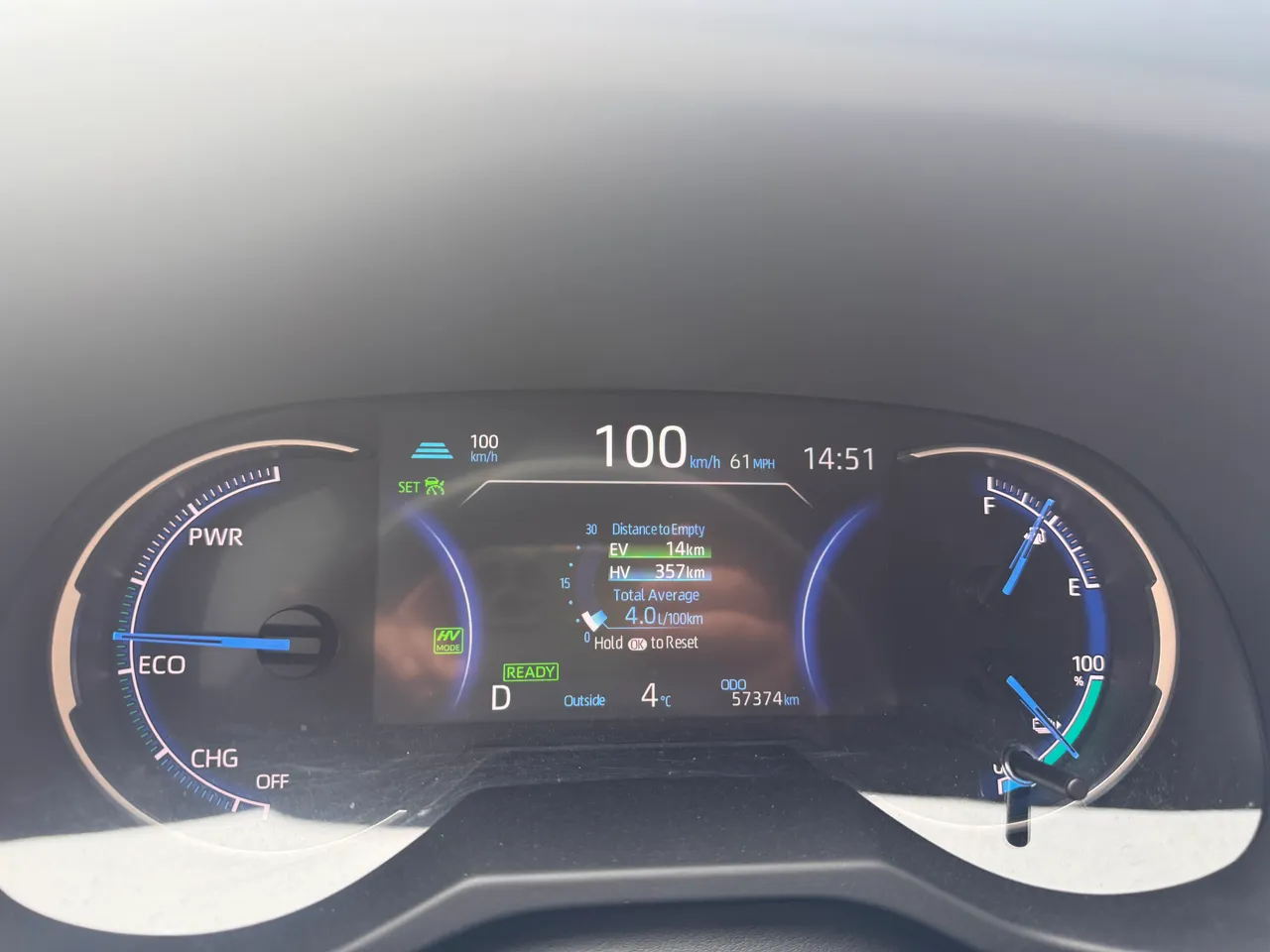 Toyota RAV4 - фото 9