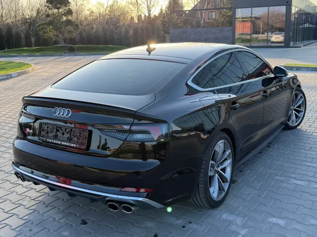 Audi S5 - фото 5