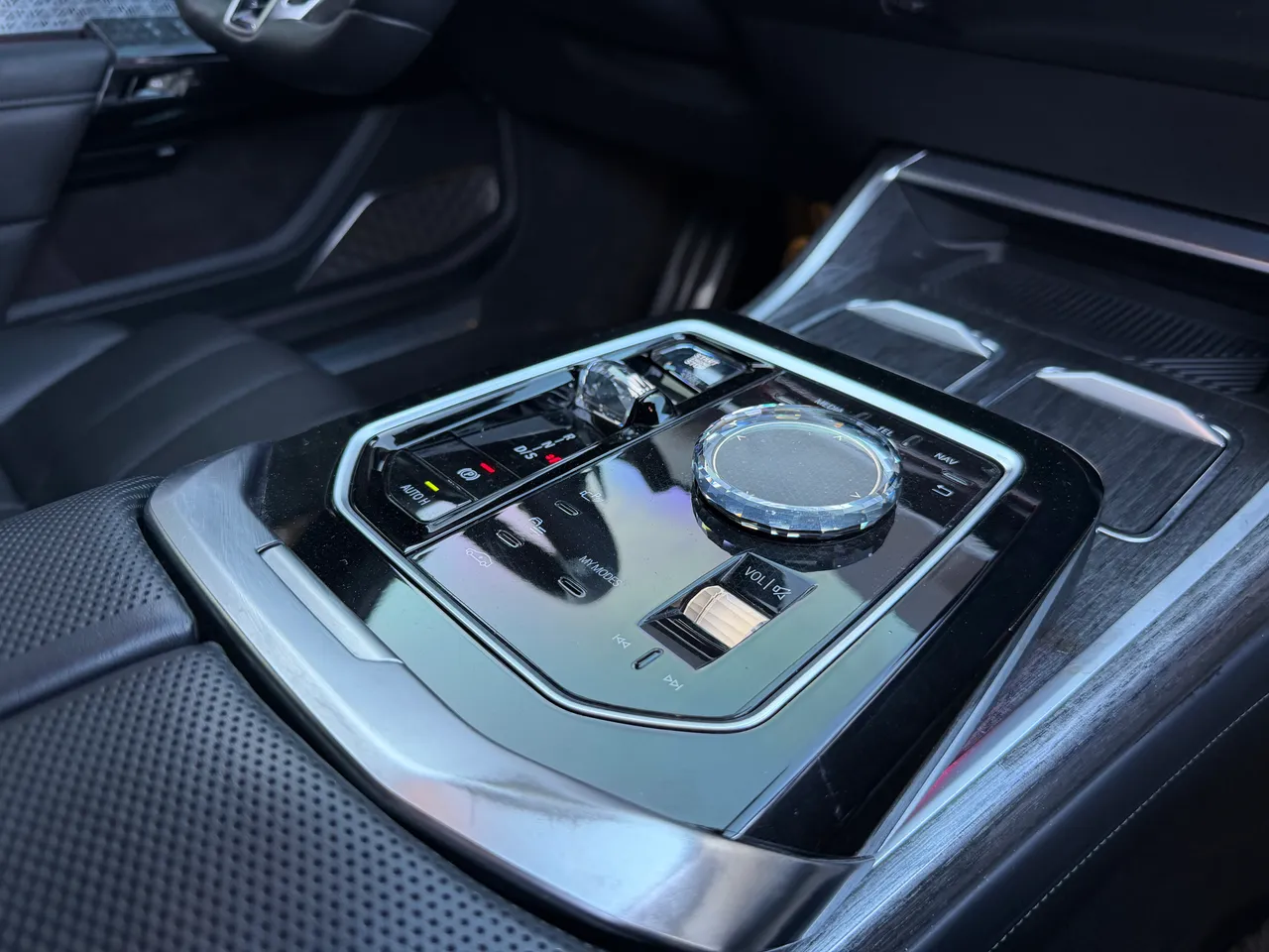 BMW 7 серії - фото 72