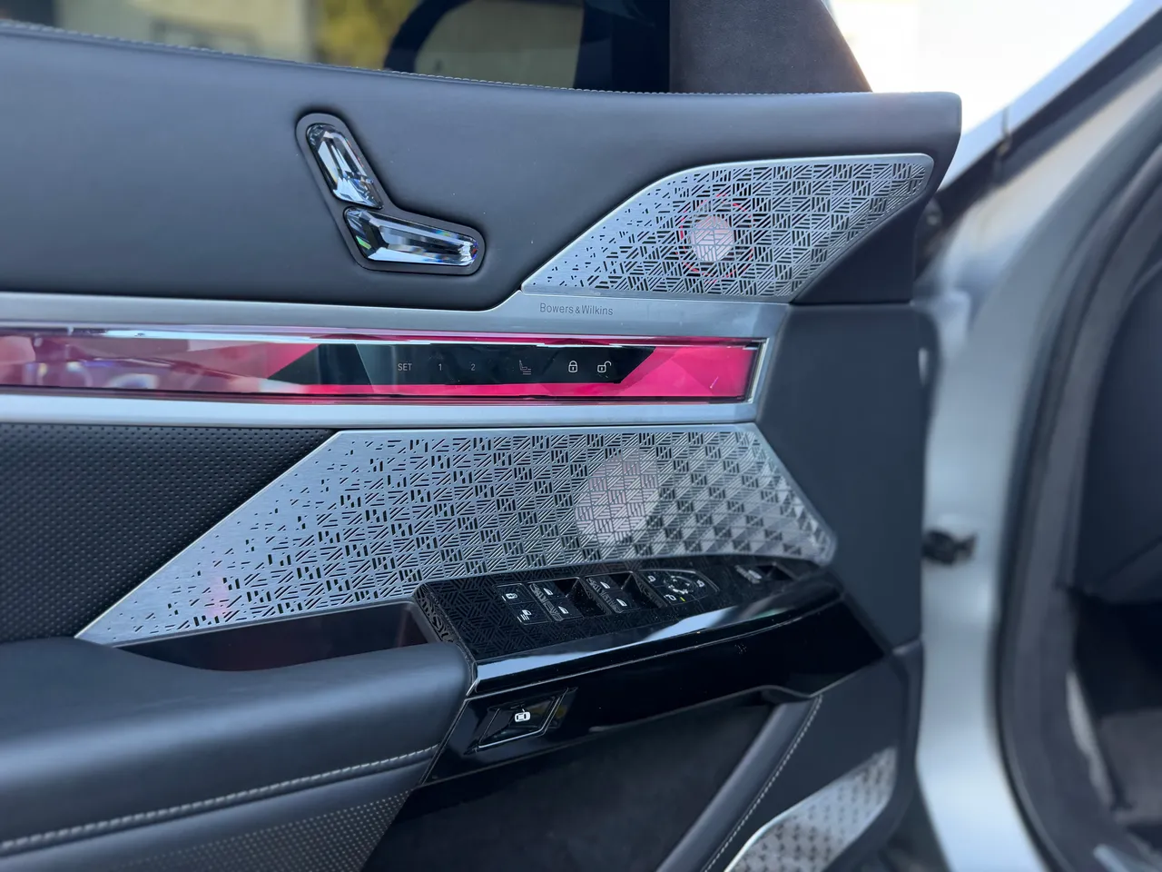 BMW 7 серії - фото 65