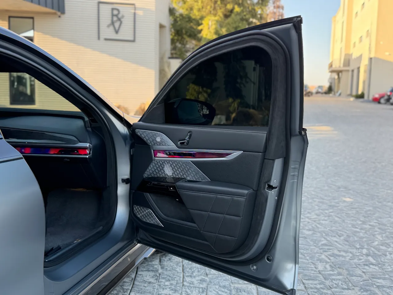 BMW 7 серії - фото 59