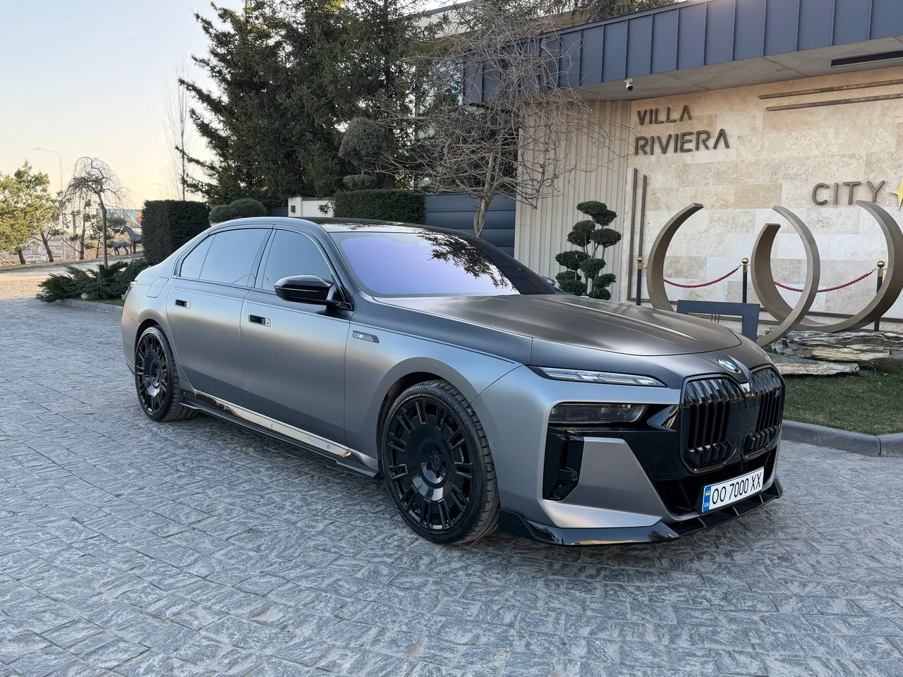 BMW 7 серії - фото 12