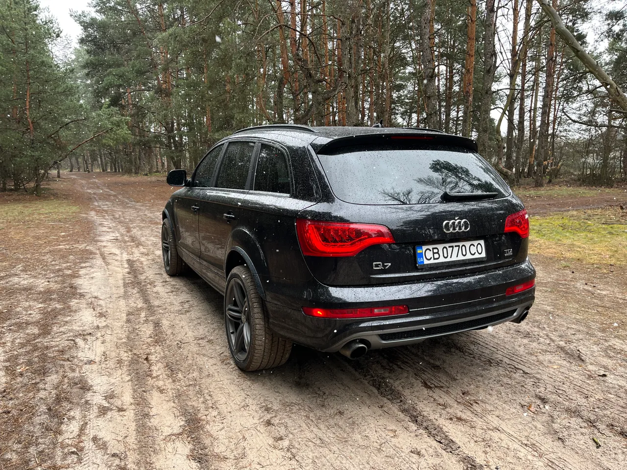 Audi Q7 - фото 7