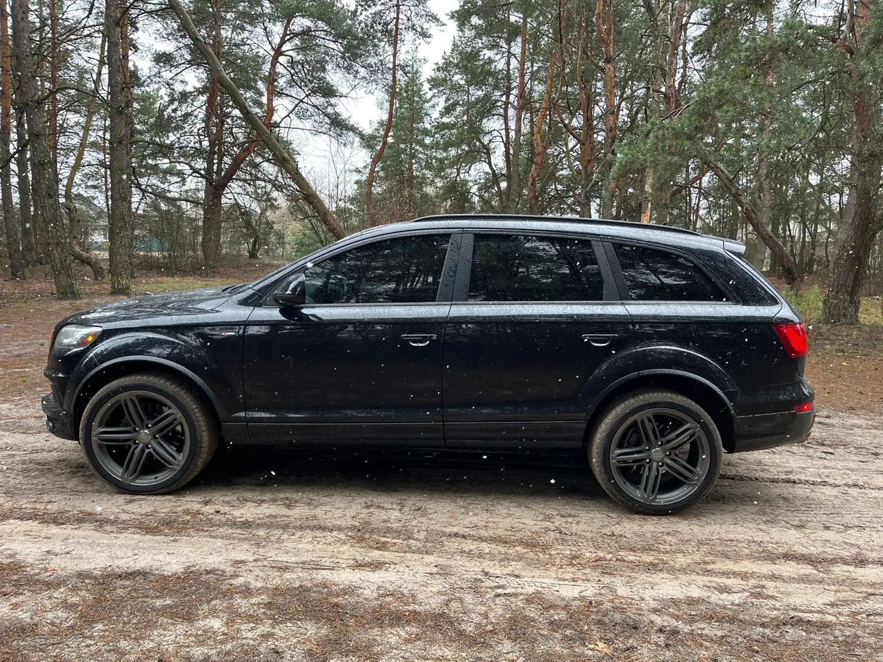 Audi Q7 - фото 8