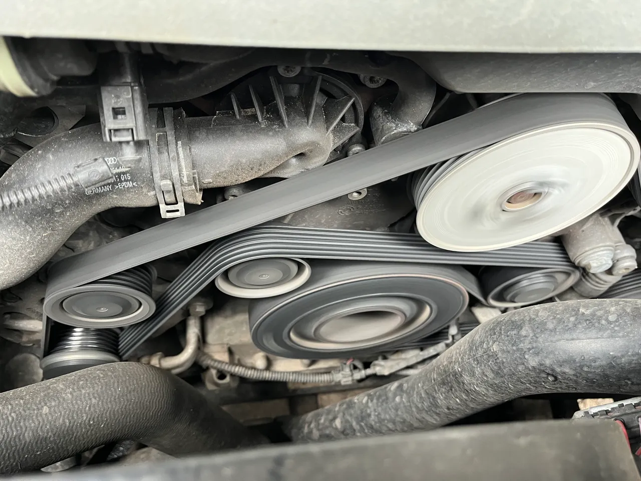 Audi Q7 - фото 14