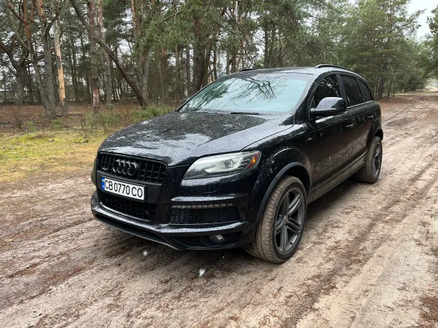 Audi Q7 - фото 1