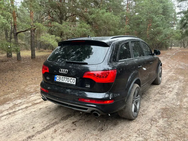 Audi Q7 - фото 5