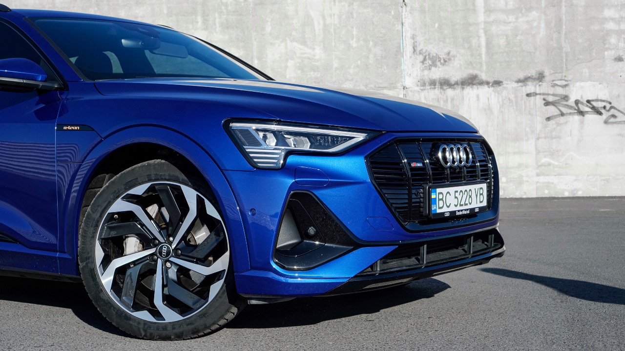 Audi e-tron - фото 3