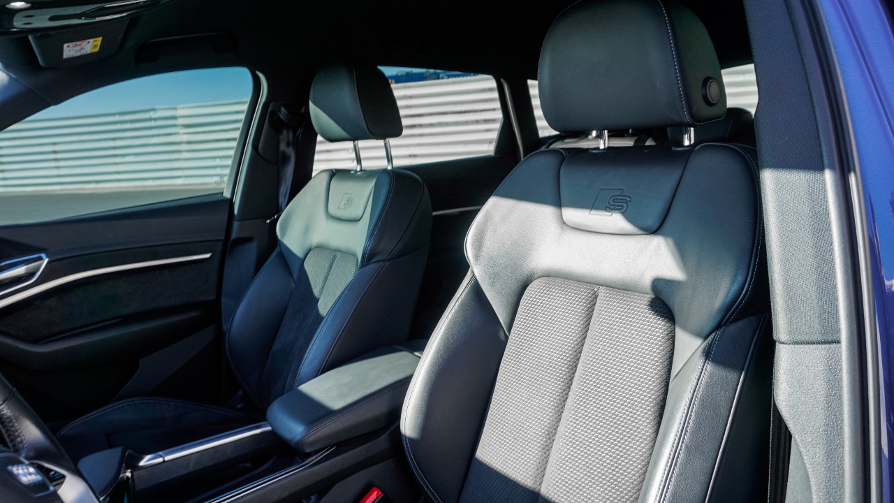 Audi e-tron - фото 8