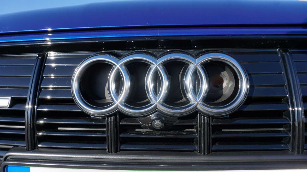 Audi e-tron - фото 23