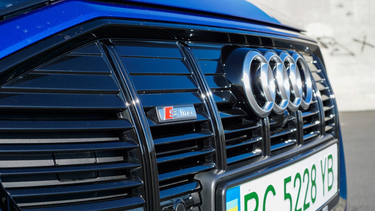 Audi e-tron - фото 20