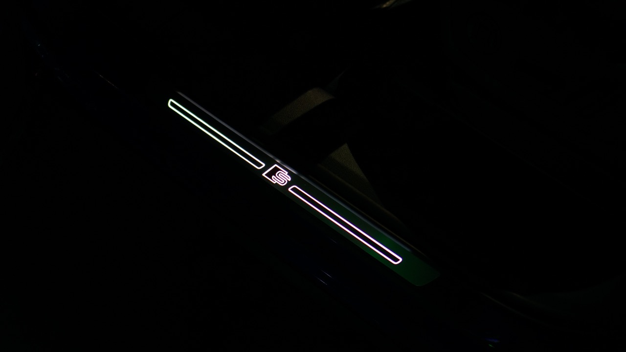 Audi e-tron - фото 22