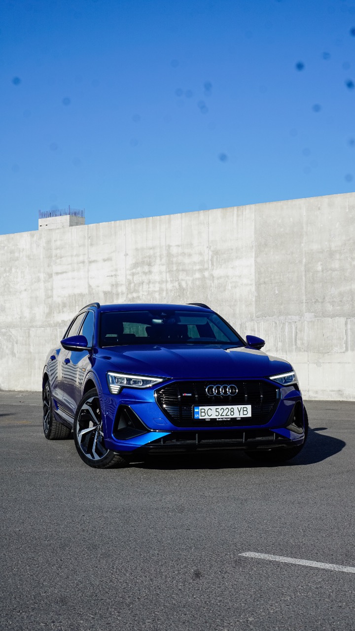 Audi e-tron - фото 2