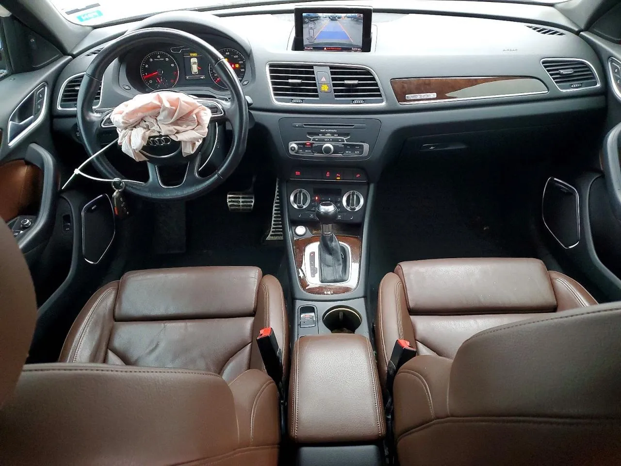 Audi Q3 - фото 8