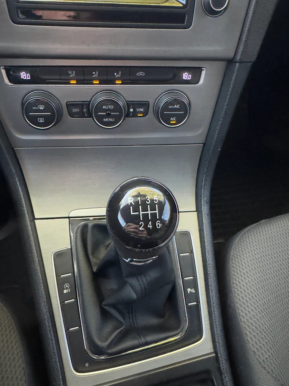 Volkswagen Golf - фото 14