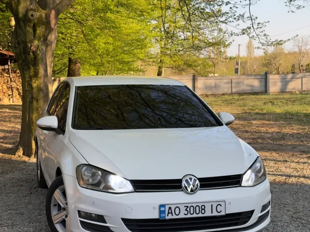 Volkswagen Golf - фото 1