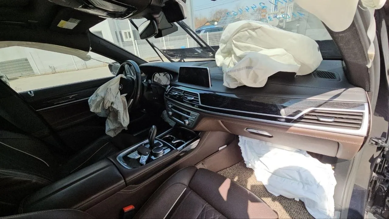 BMW 7 серії - фото 5