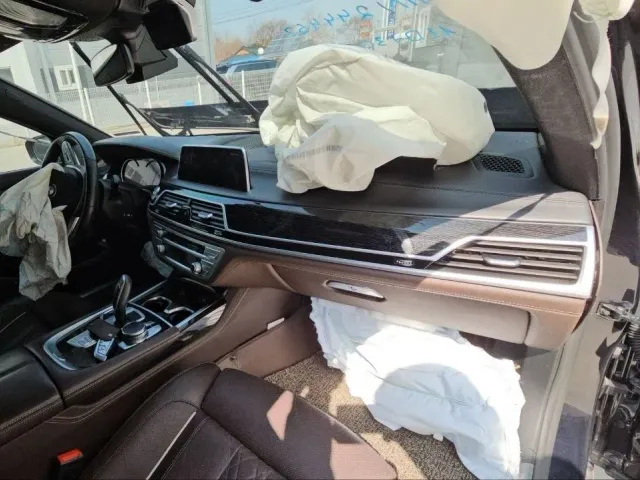 BMW 7 серії - фото 5