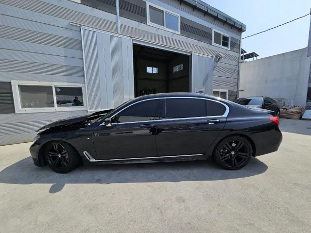 BMW 7 серії - фото 3