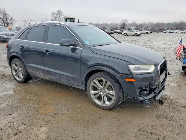Audi Q3 - фото 1