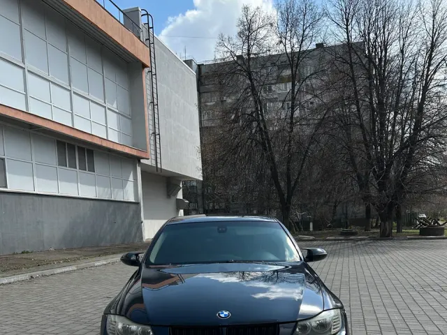 BMW 3 серії - фото 1