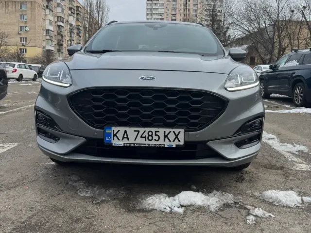 Ford Kuga - фото 1