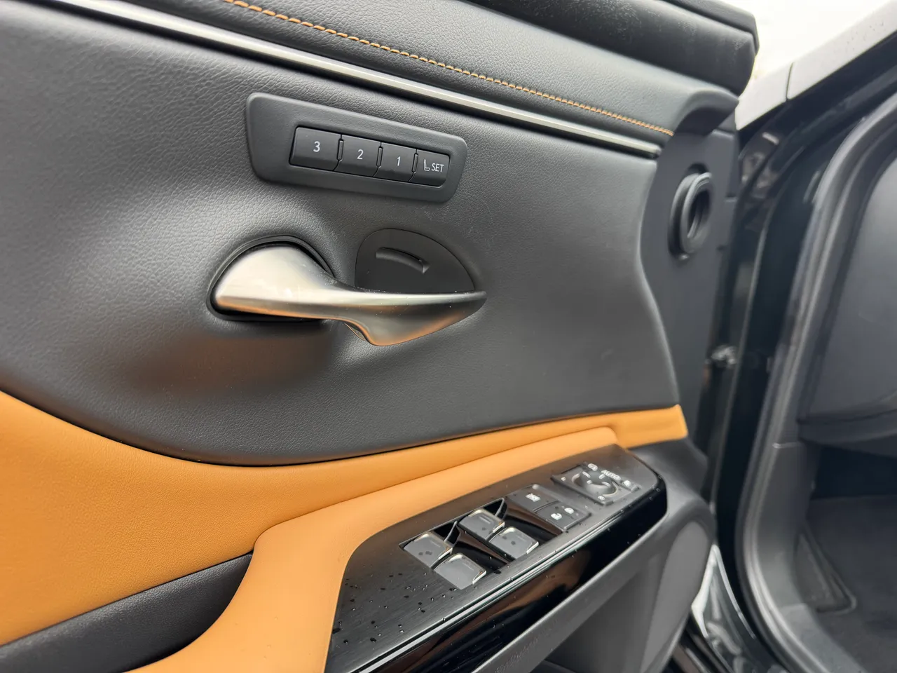 Lexus ES - фото 23