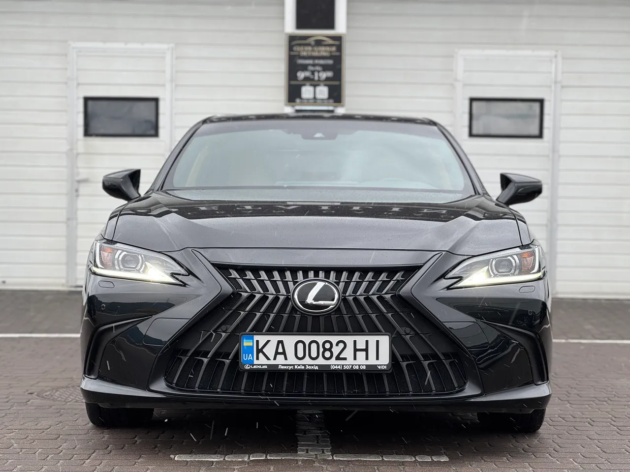 Lexus ES - фото 1