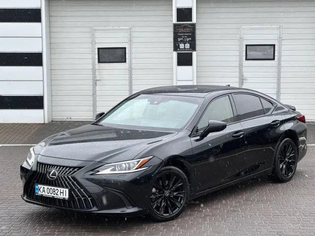 Lexus ES - фото 1