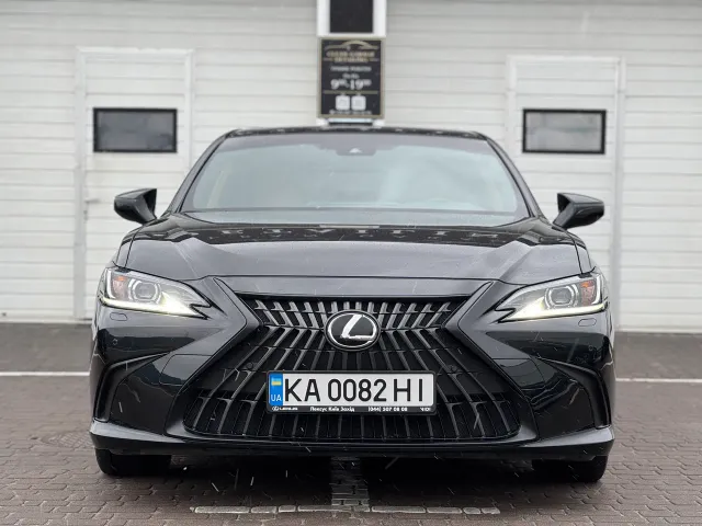 Lexus ES - фото 1