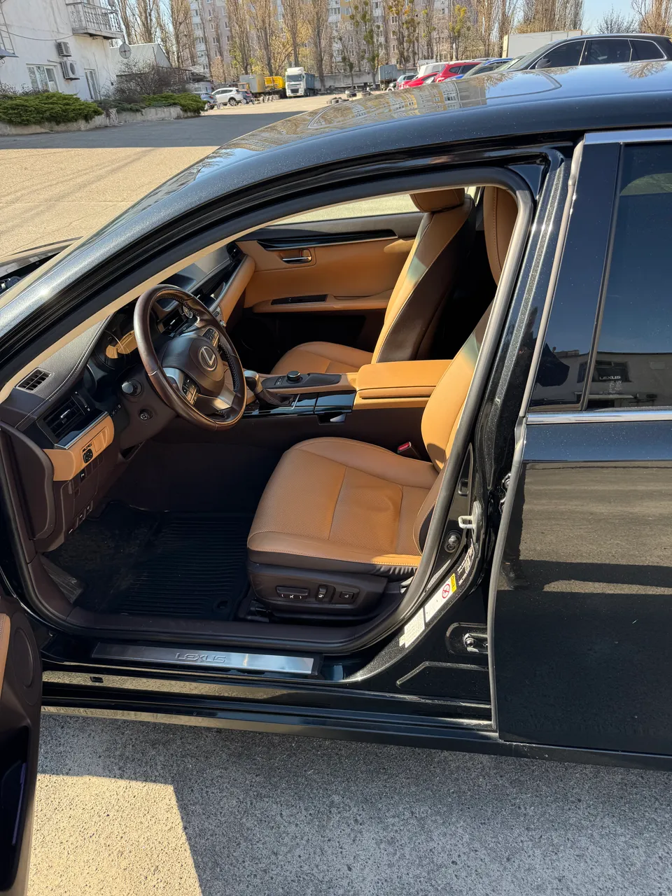 Lexus ES - фото 10