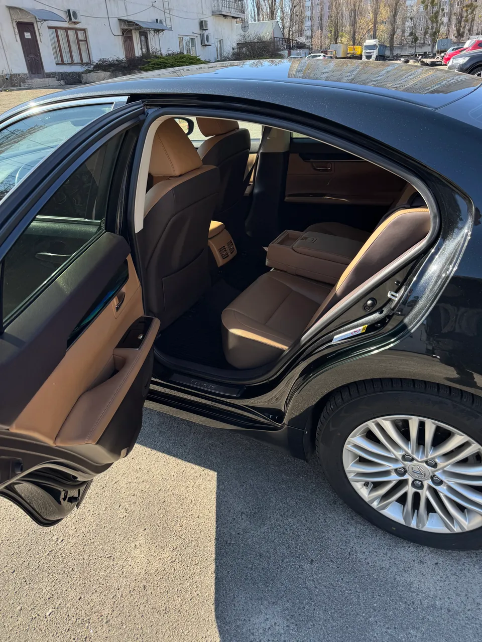 Lexus ES - фото 8