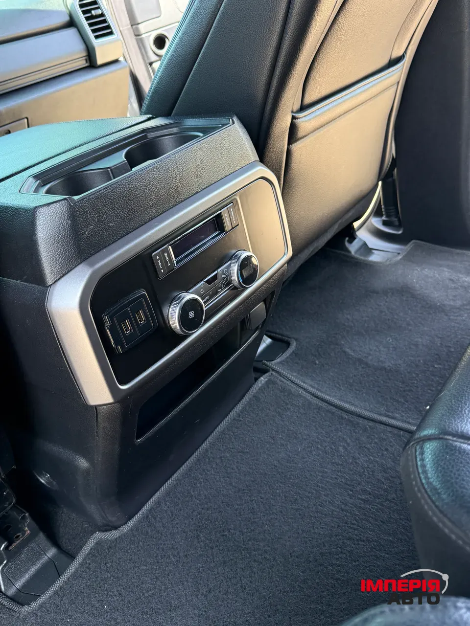 Ford Expedition - фото 26