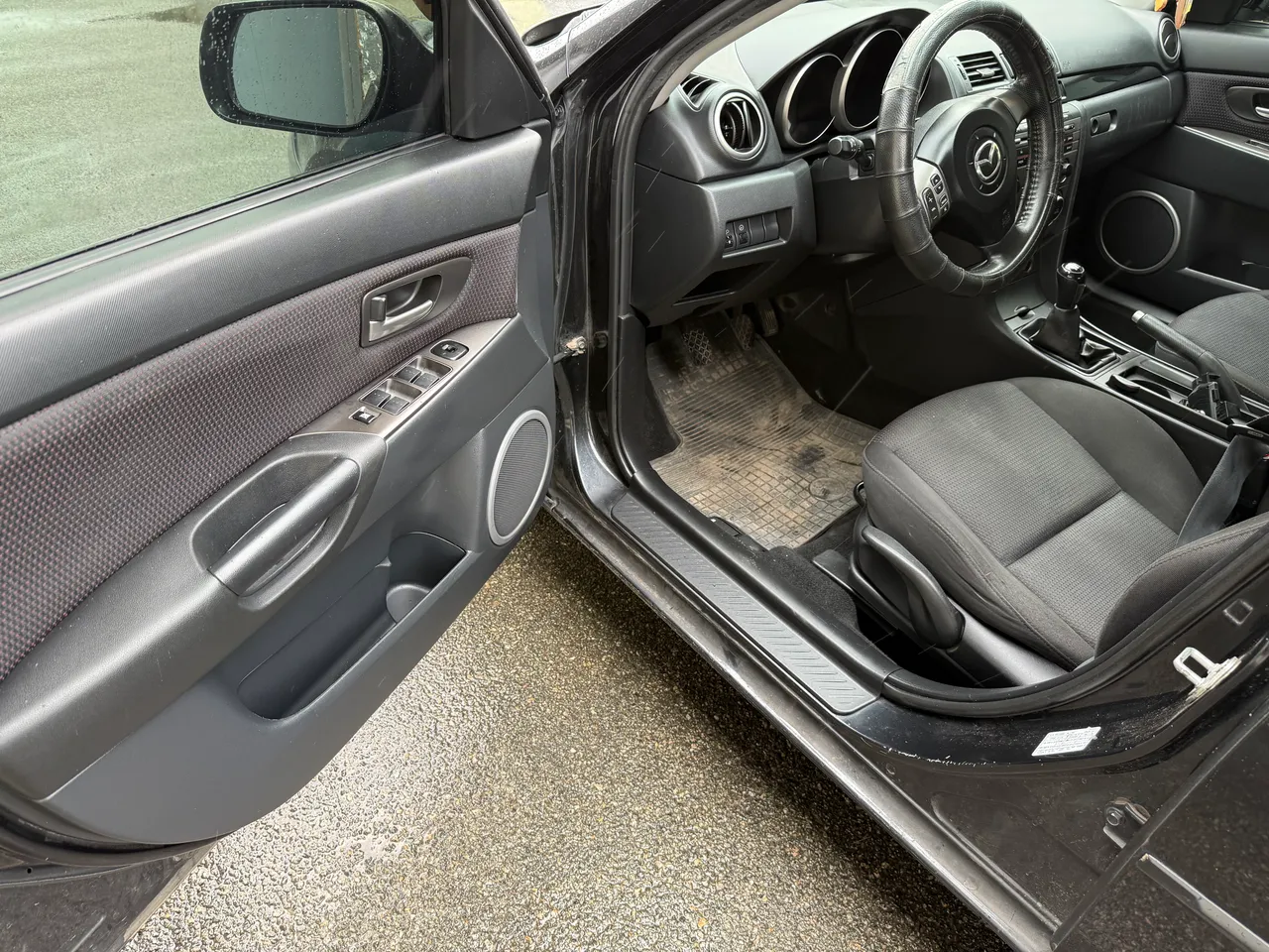 Mazda 3 - фото 12