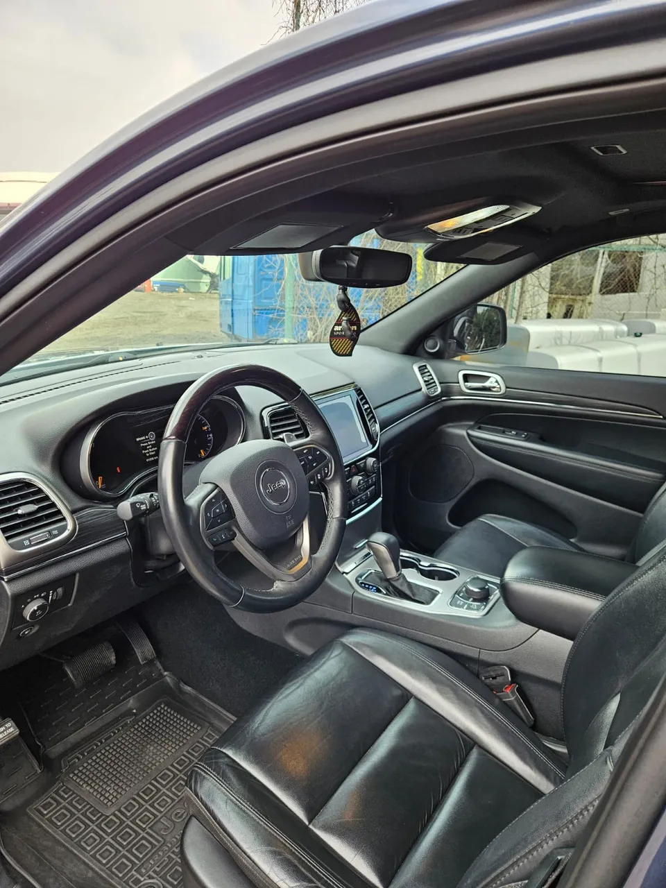 Jeep Grand Cherokee - фото 4