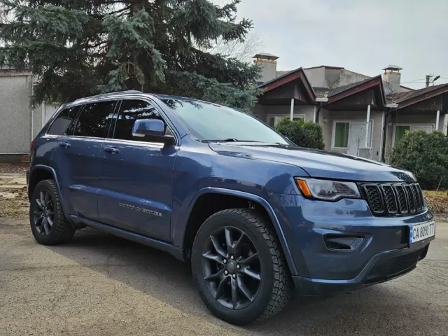 Jeep Grand Cherokee - фото 1