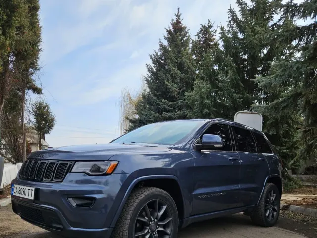 Jeep Grand Cherokee - фото 2