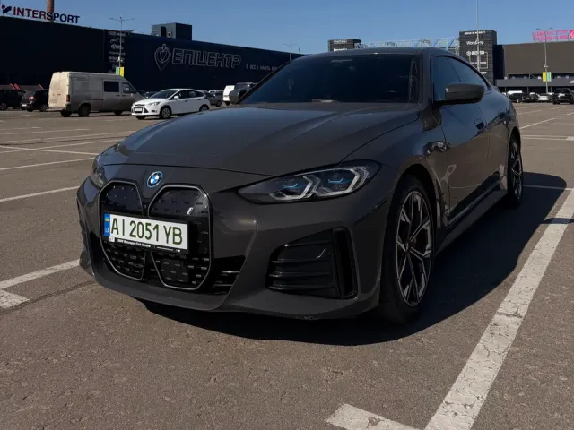 BMW i4 - фото 2
