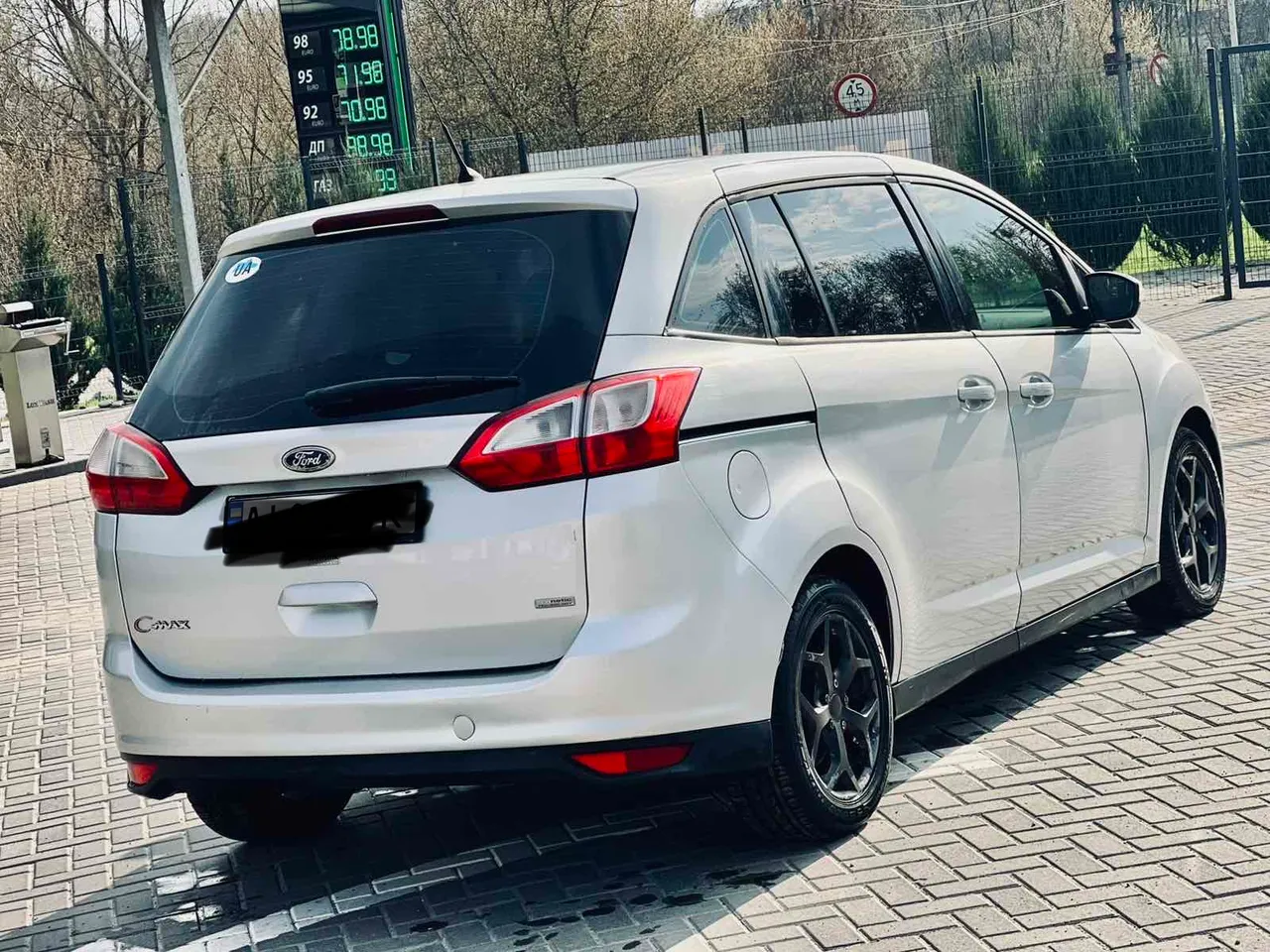 Ford C-MAX - фото 7