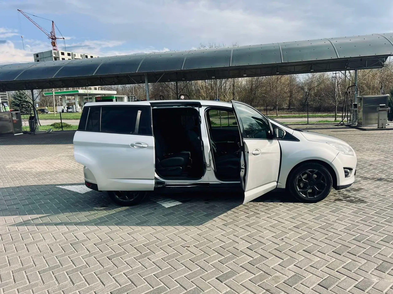 Ford C-MAX - фото 8
