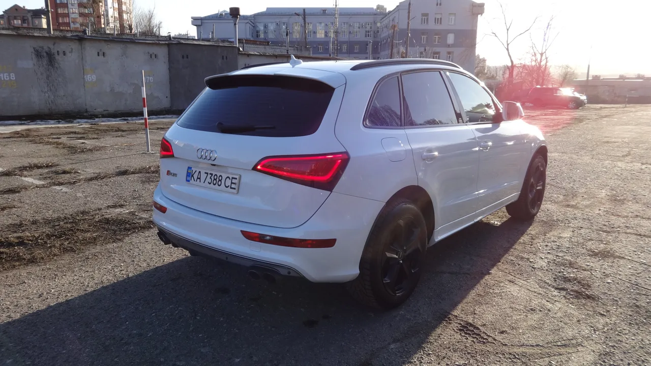 Audi SQ5 - фото 12