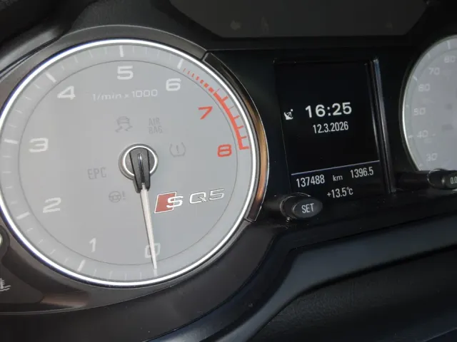 Audi SQ5 - фото 4